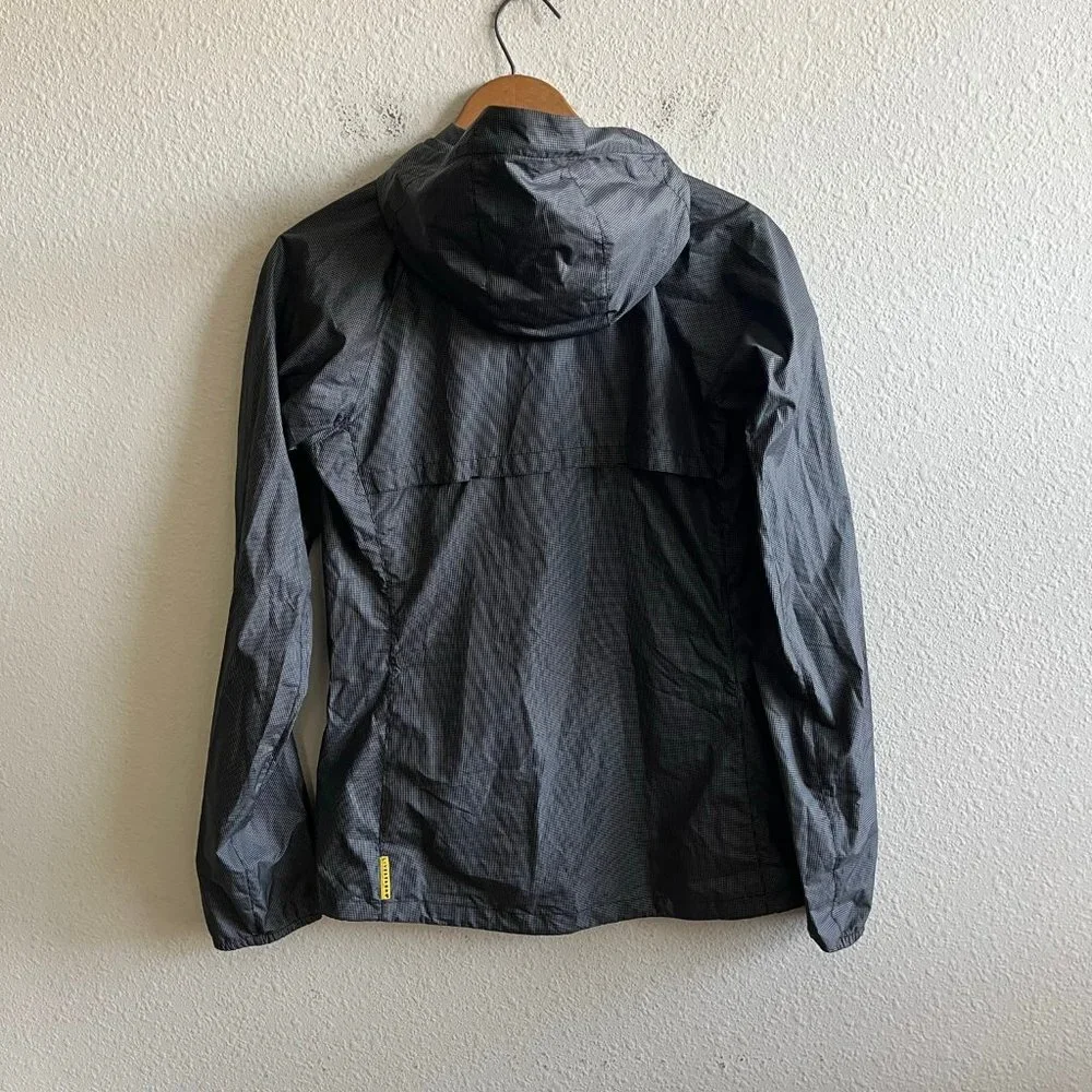Nike Women's Livestrong Black Lightweight Hoodie Jacket Size S Style 467934-010